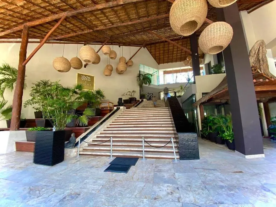 Sea View Studio: Beachfront Living Playa del Carmen Apartment