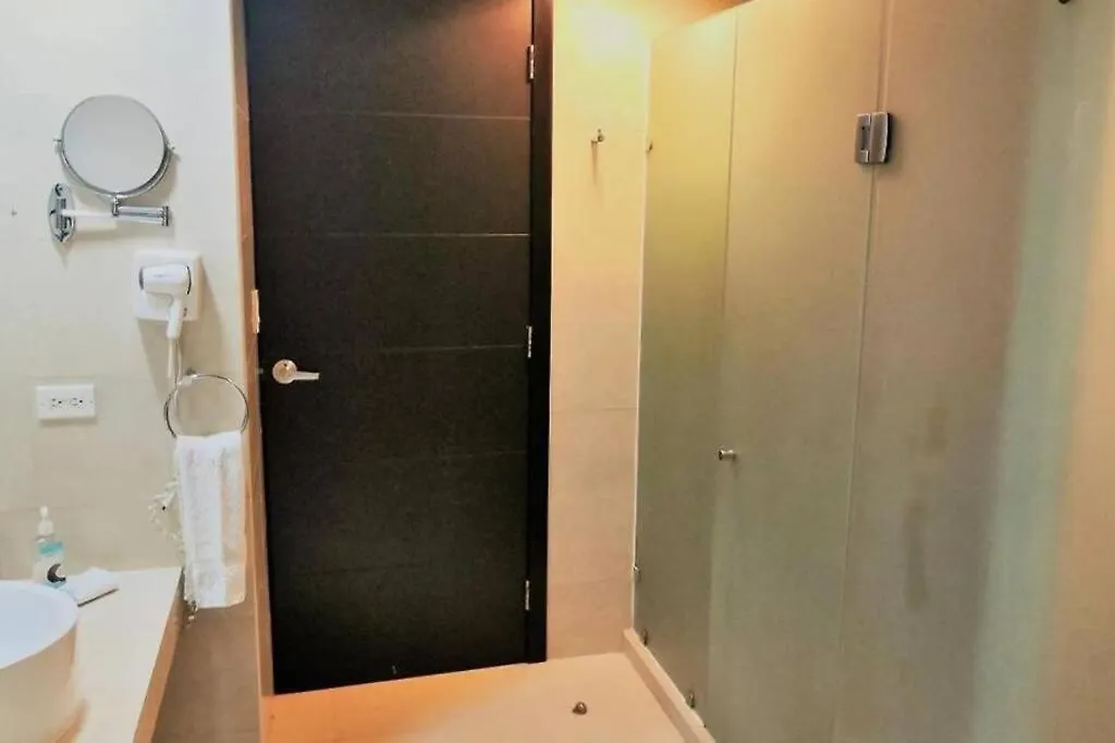 Appartamento Sea View Studio: Beachfront Living Playa del Carmen
