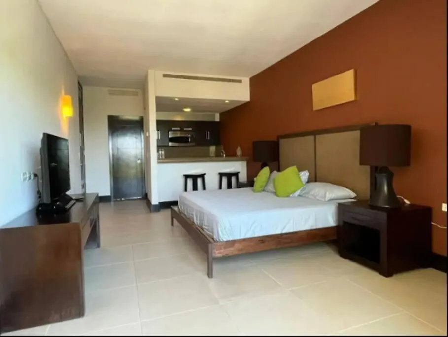 Appartamento Sea View Studio: Beachfront Living Playa del Carmen
